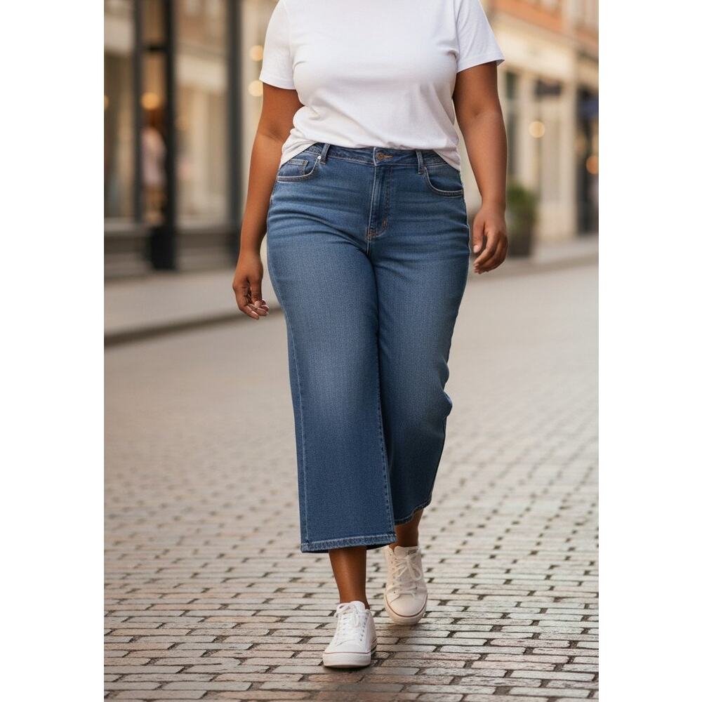 Lane Bryant Capri Blue Jeans Women's Size 14 Cotton Spandex Medium Wash